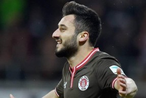 米乐M6易游-包含桑德豪森主场遭遇尴尬，战绩节节败退的词条