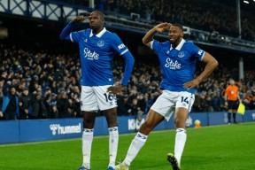 米乐M6易游-关于狼队主场比击败埃弗顿，豪取连胜的信息